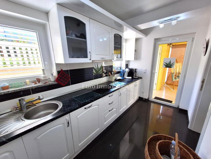 Malinska - casa icon piscina, a 100 m dalla spiaggia