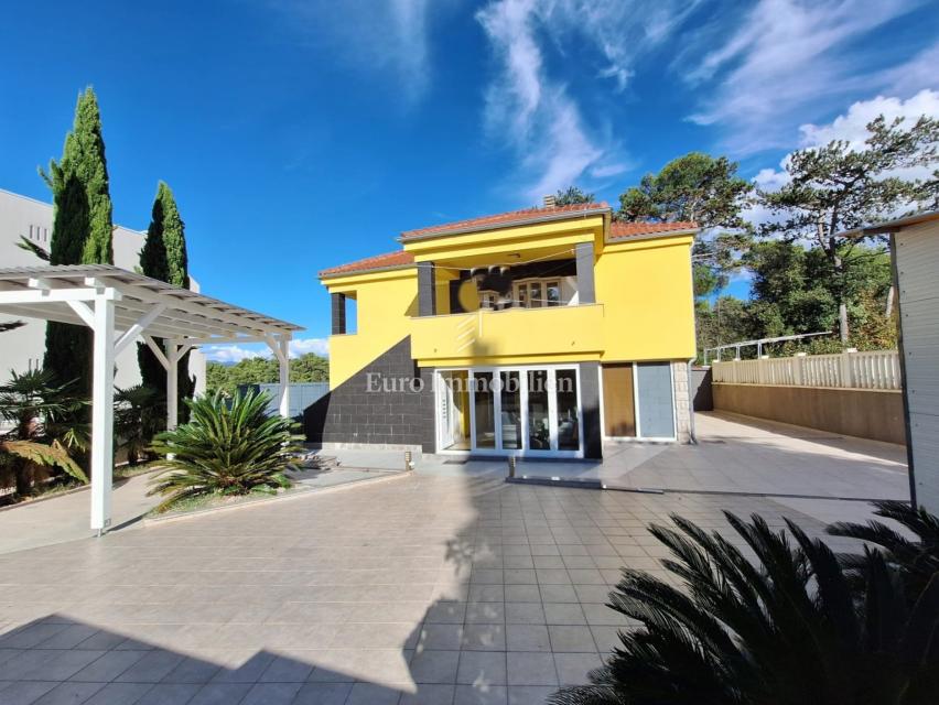 Malinska - casa icon piscina, a 100 m dalla spiaggia