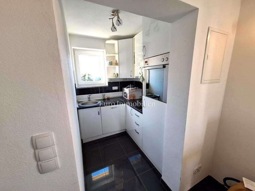 Malinska - casa icon piscina, a 100 m dalla spiaggia