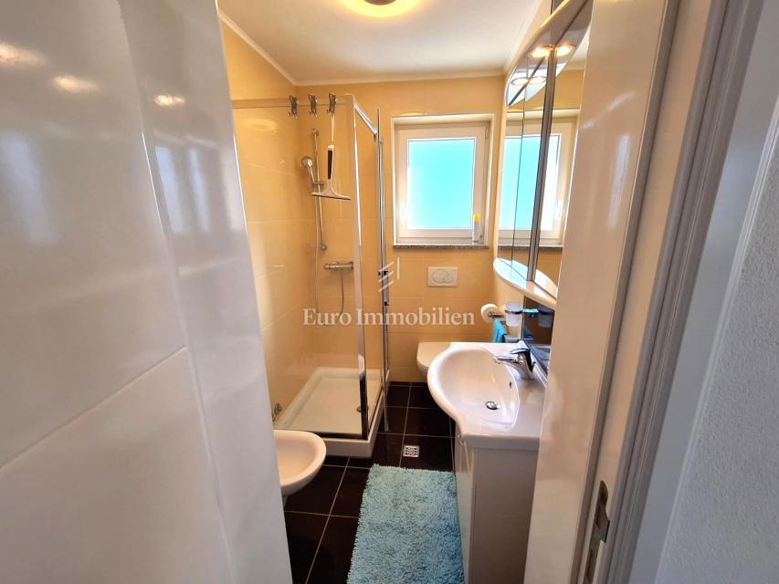 Malinska - casa icon piscina, a 100 m dalla spiaggia