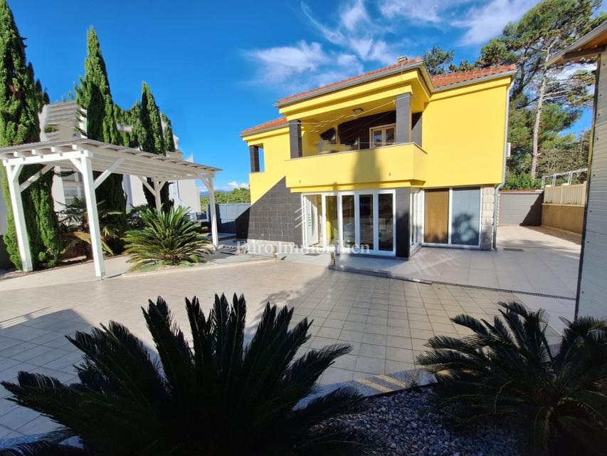 Malinska - casa icon piscina, a 100 m dalla spiaggia