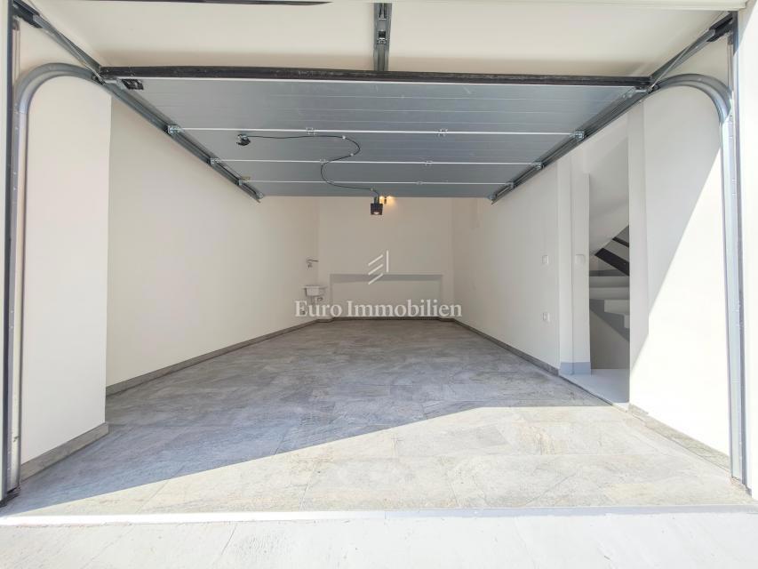 Crikvenica, Appartamento con Garage e Terrazza vicino al mare