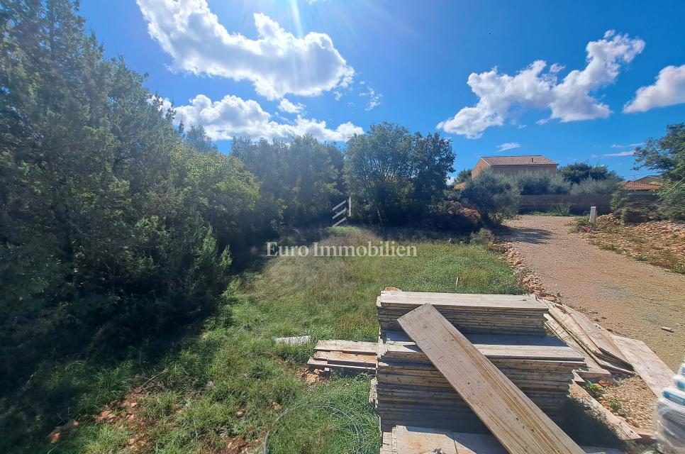 Terreno con permesso vicino a Malinska