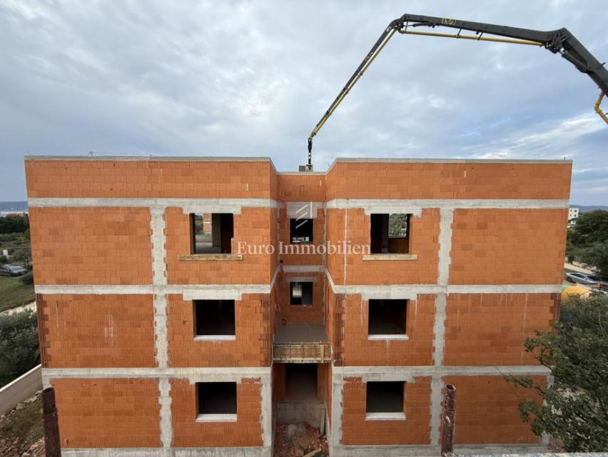 Appartamenti con 2 camere e vista mare, 200 m dal mare