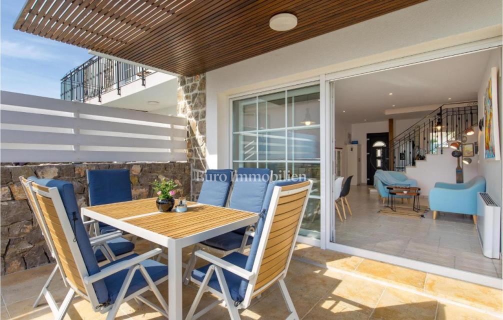 Tre ville con piscina vicino al mare, Krk