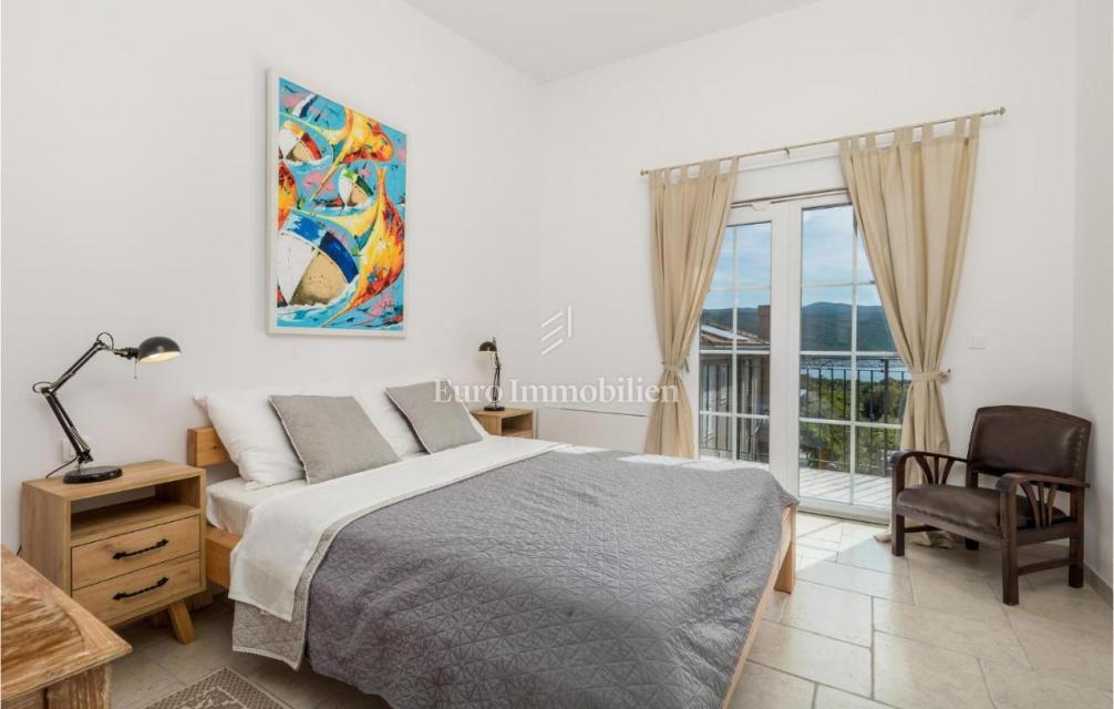 Tre ville con piscina vicino al mare, Krk