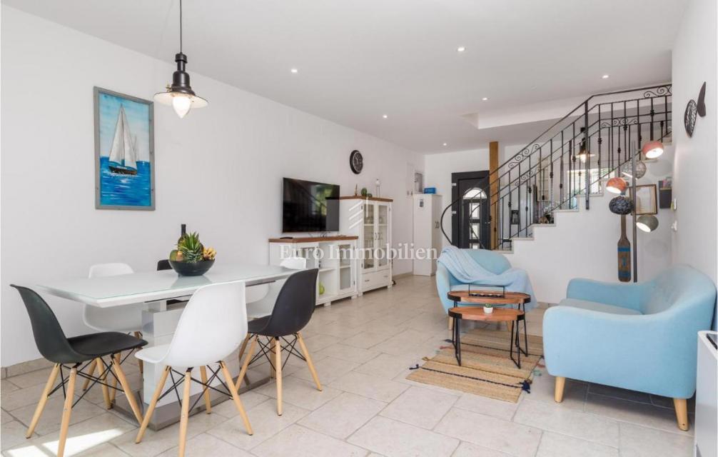 Tre ville con piscina vicino al mare, Krk