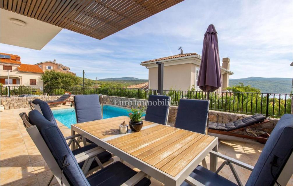 Tre ville con piscina vicino al mare, Krk