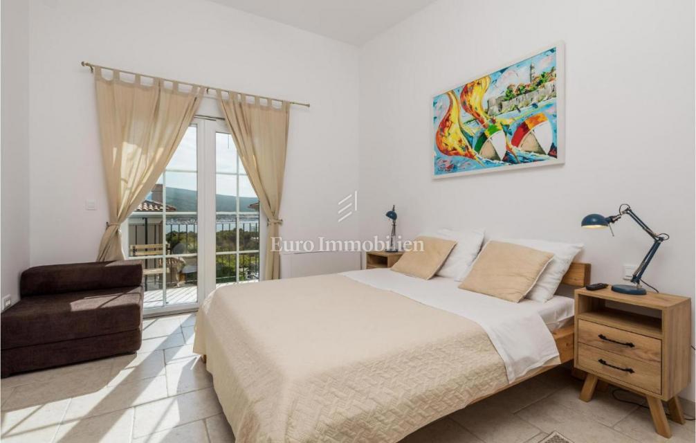 Tre ville con piscina vicino al mare, Krk