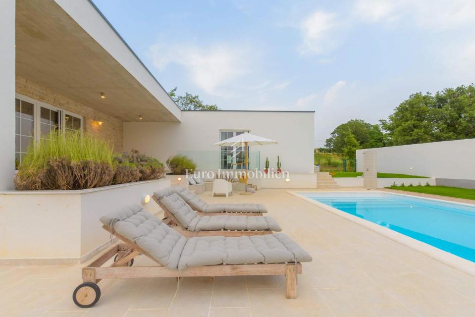 Bellissima casa con piscina riscaldata vicino a Labin