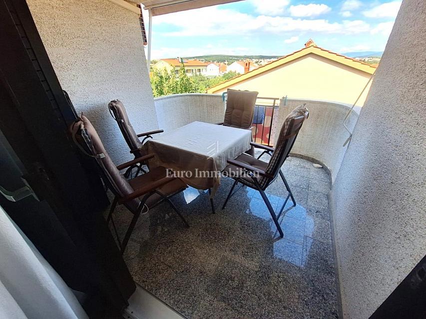 Bilocale di 74,38 m2 in ottima posizione a Krku