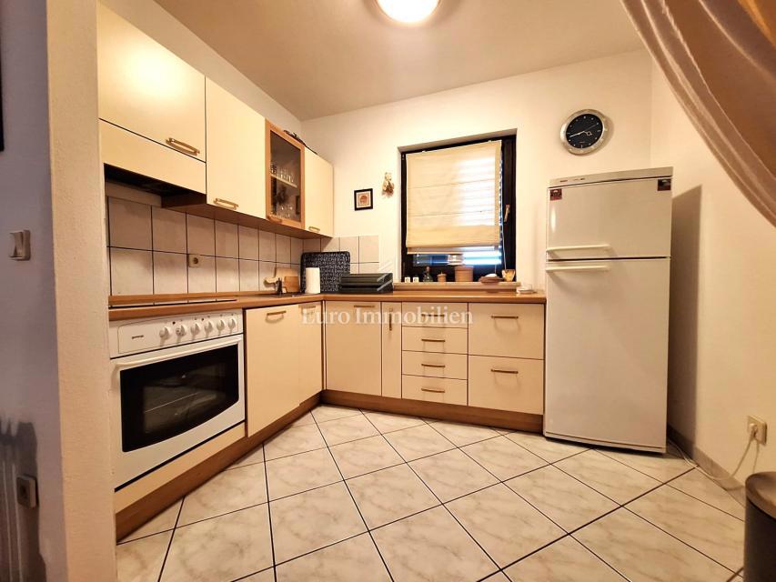 Bilocale di 74,38 m2 in ottima posizione a Krku