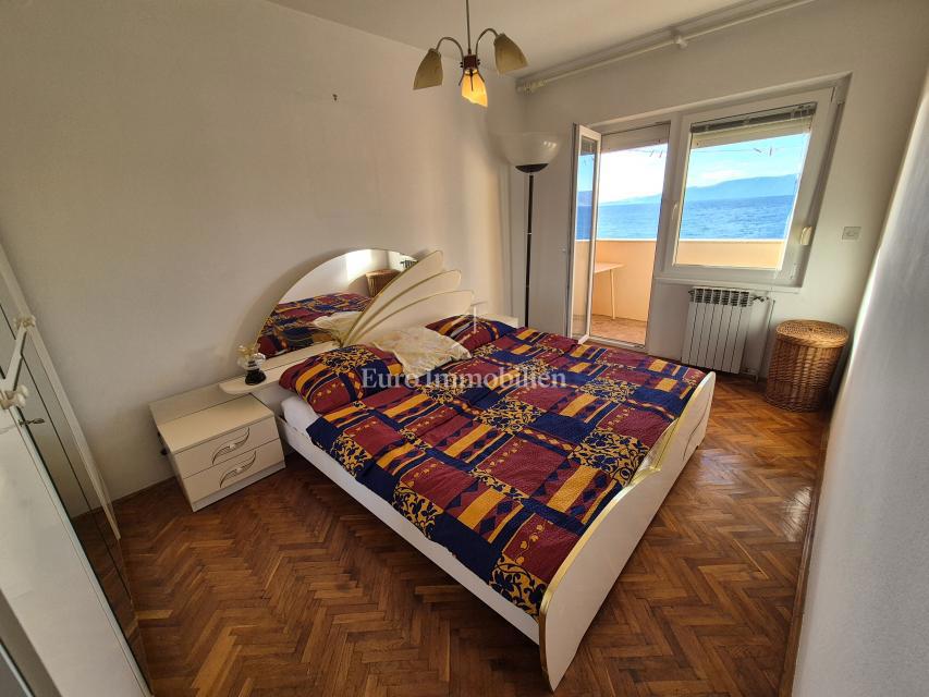 Edificio residenziale commerciale in prima fila sul mare