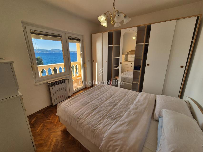 Edificio residenziale commerciale in prima fila sul mare