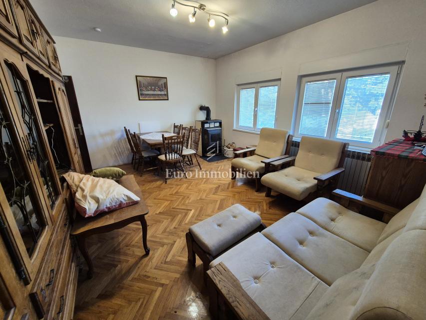 Edificio residenziale commerciale in prima fila sul mare