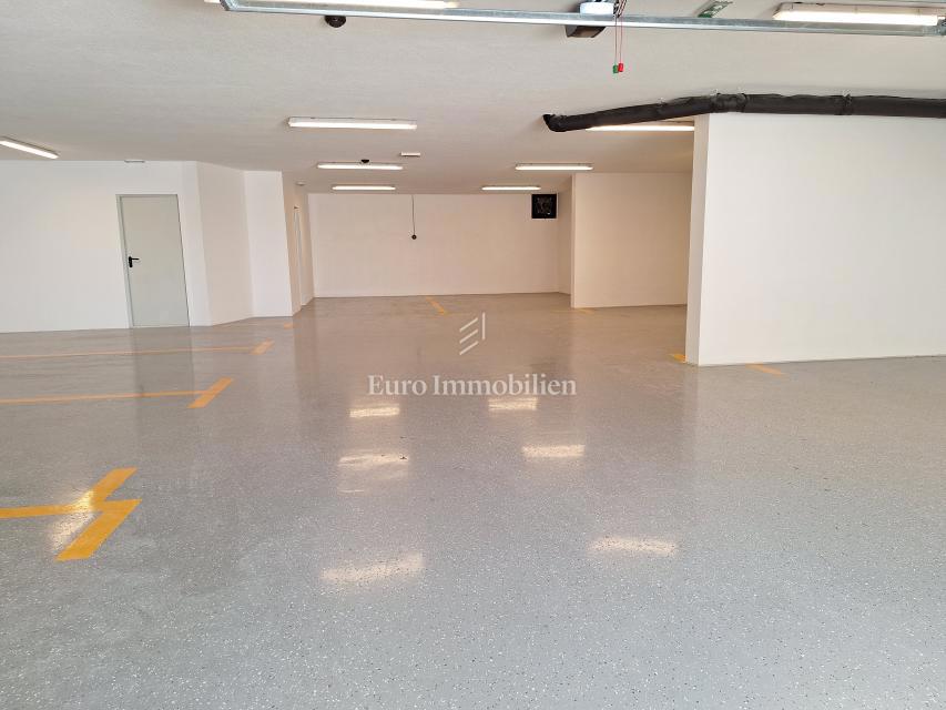 Appartamento nuovo con giardino e garage, Mali Lošinj