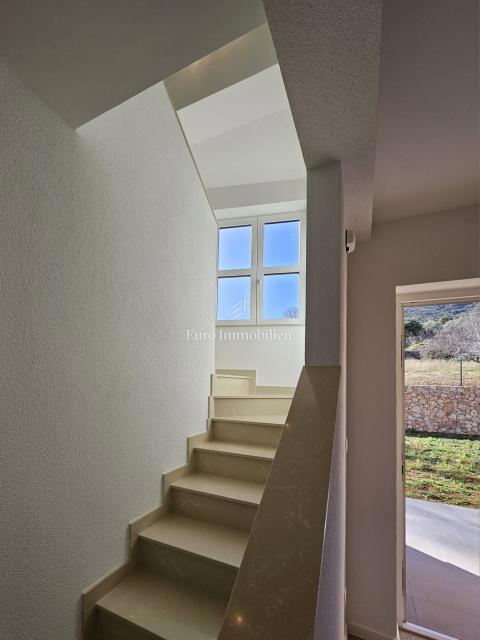 Casa di nuova costruzione in zona tranquilla