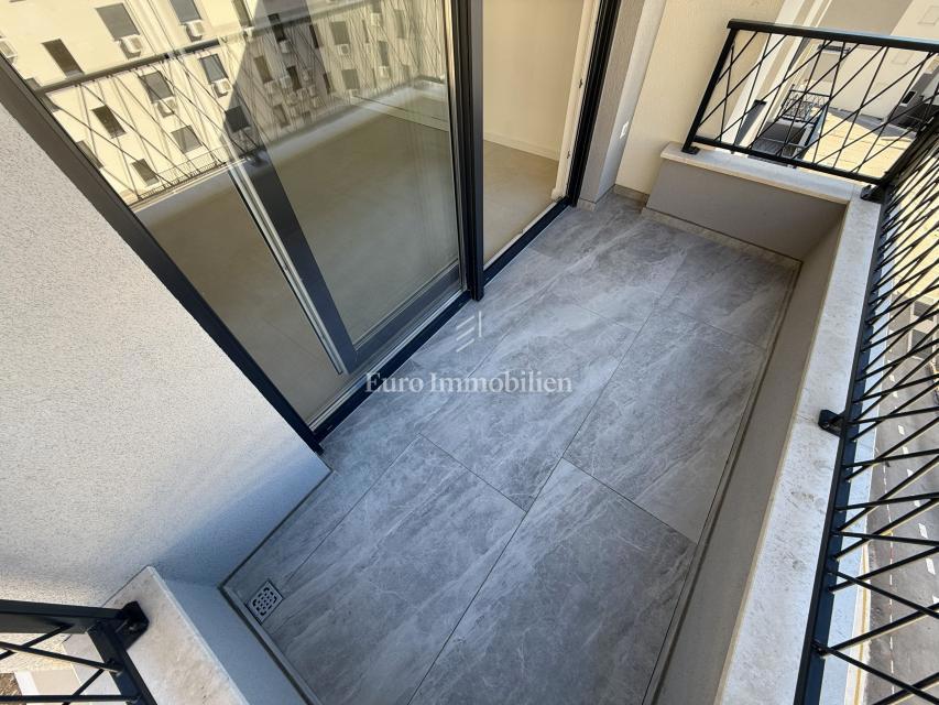 Makarska - appartamento con due camere da letto con vista mare