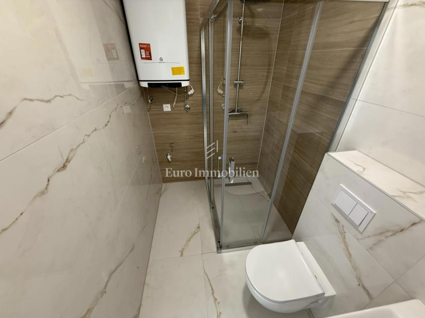 Makarska - appartamento con due camere da letto con vista mare