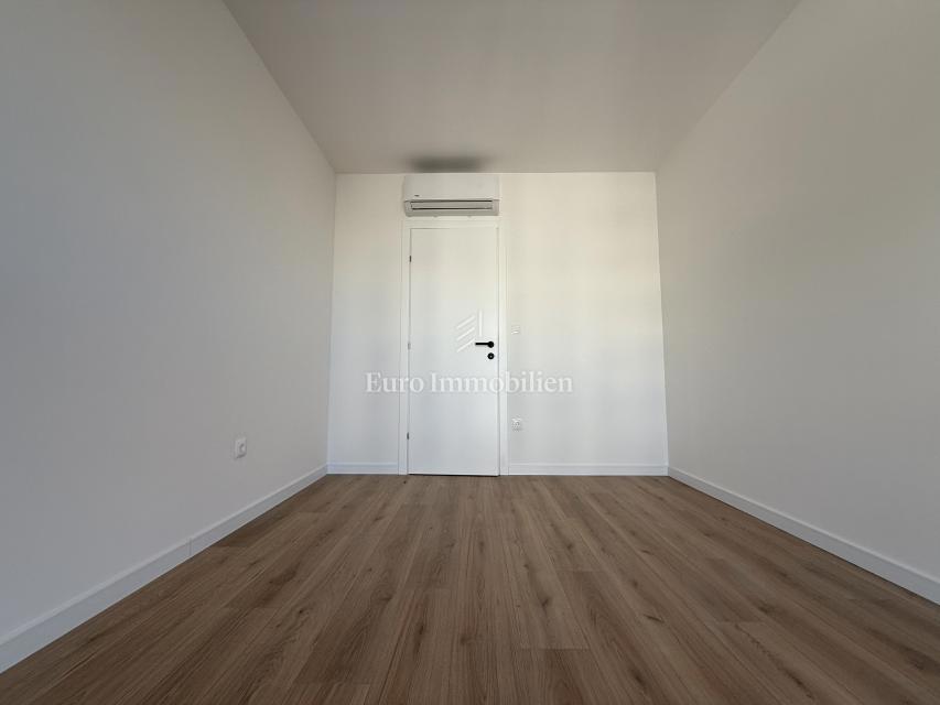 Makarska - appartamento con due camere da letto con vista mare