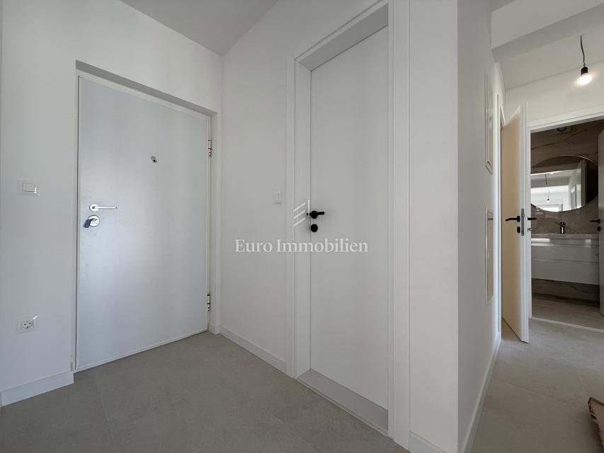 Makarska - appartamento con due camere da letto con vista mare