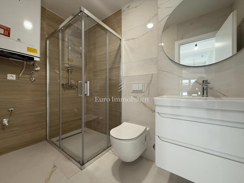 Makarska - appartamento con due camere da letto con vista mare