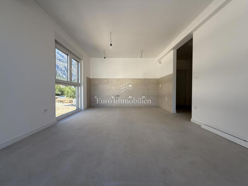 Makarska - appartamento con due camere da letto con vista mare