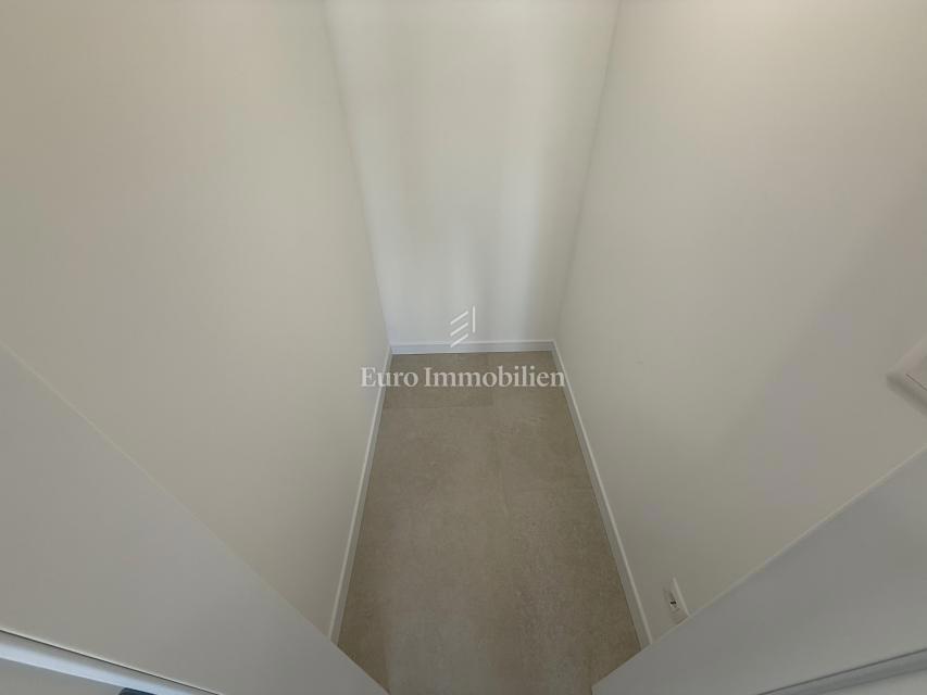 Makarska - appartamento con due camere da letto con vista mare