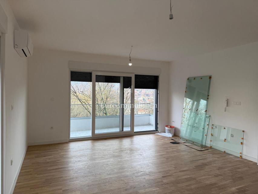 Čavle - Nuovo edificio con giardino