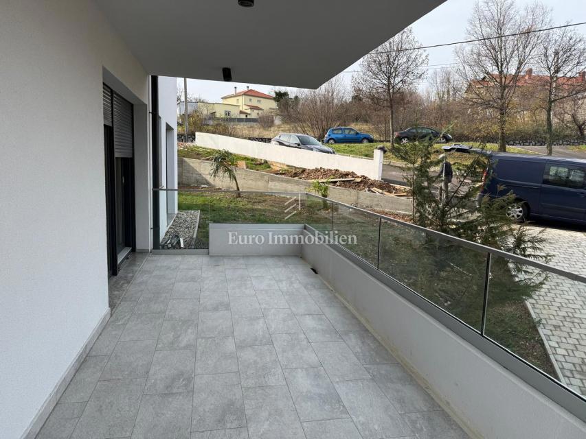 Čavle - Nuovo edificio con giardino