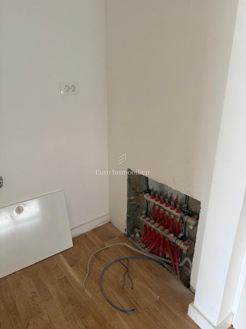 Čavle - Nuovo edificio con giardino