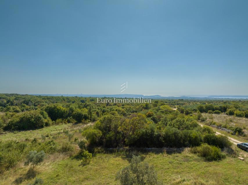 Terreno con vista mare e permesso di costruzione