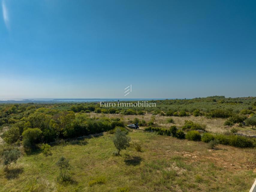 Terreno con vista mare e permesso di costruzione