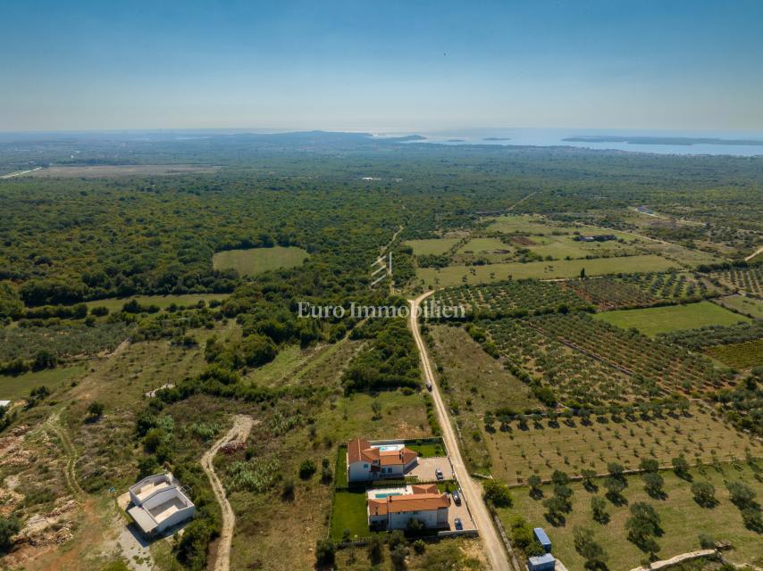 Terreno con vista mare e permesso di costruzione