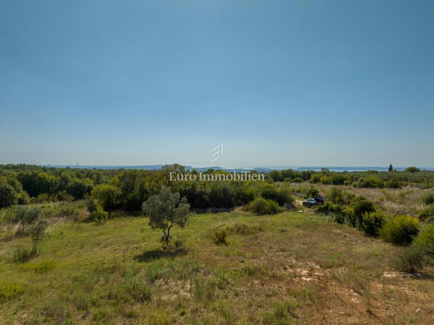 Terreno con vista mare e permesso di costruzione