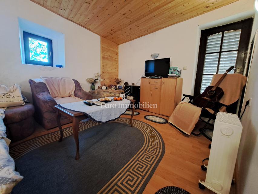 Isola di Krk – casa in pietra da ristrutturare