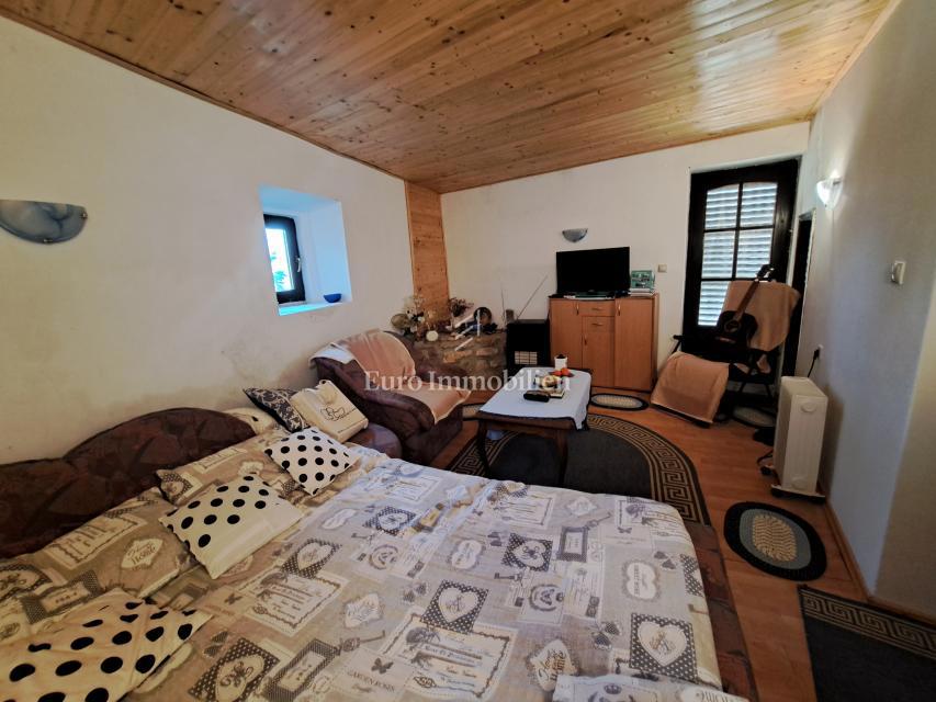 Isola di Krk – casa in pietra da ristrutturare