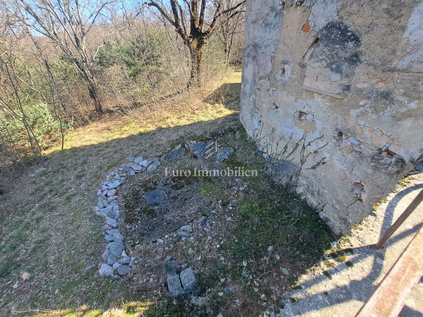 Isola di Krk – casa in pietra da ristrutturare