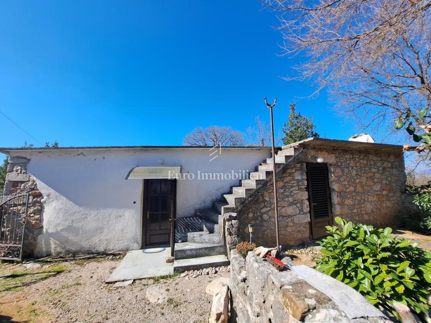 Isola di Krk – casa in pietra da ristrutturare