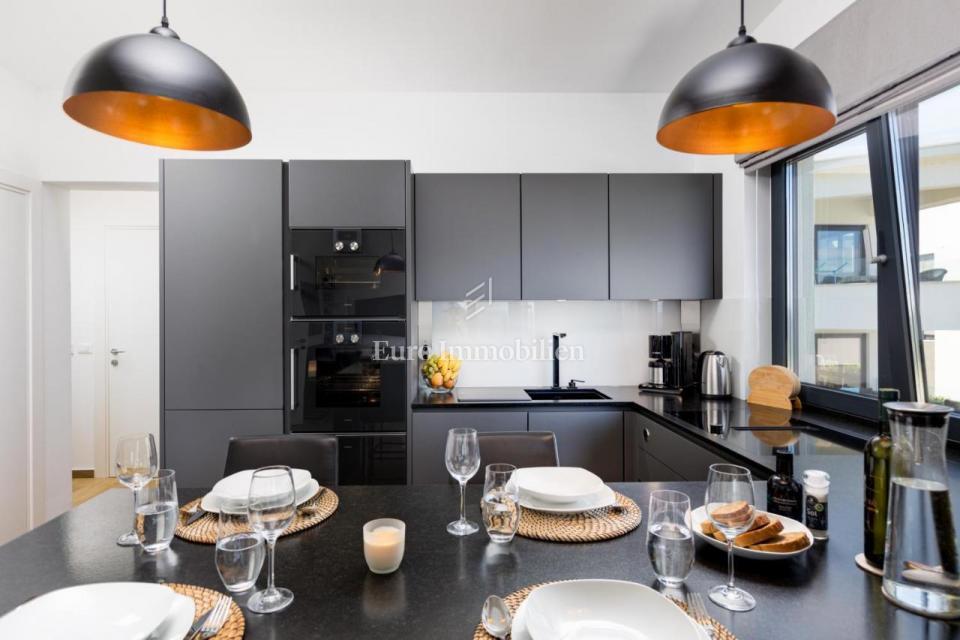 Appartamento con piscina in prima fila alla spiaggia - Malinska