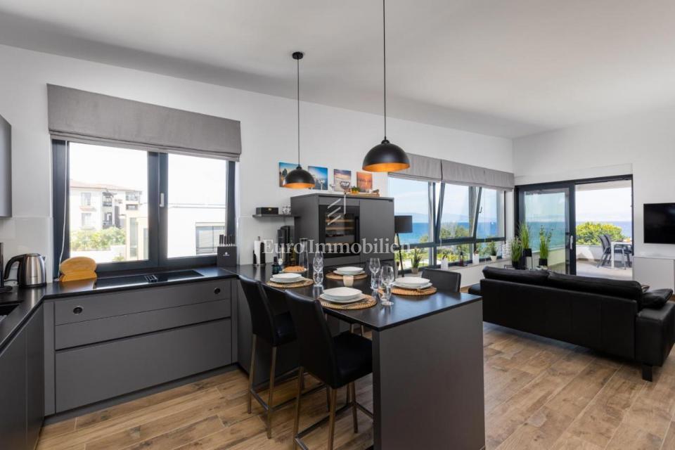 Appartamento con piscina in prima fila alla spiaggia - Malinska