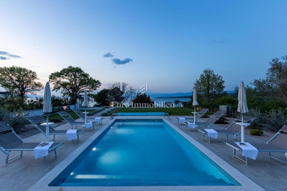 Appartamento con piscina in prima fila alla spiaggia - Malinska