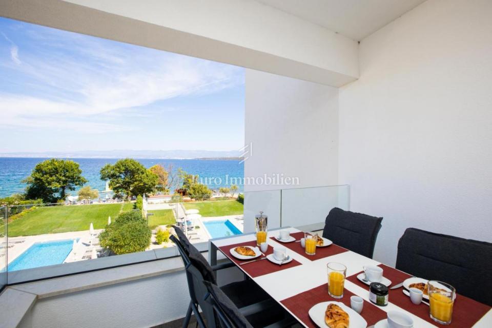 Appartamento con piscina in prima fila alla spiaggia - Malinska