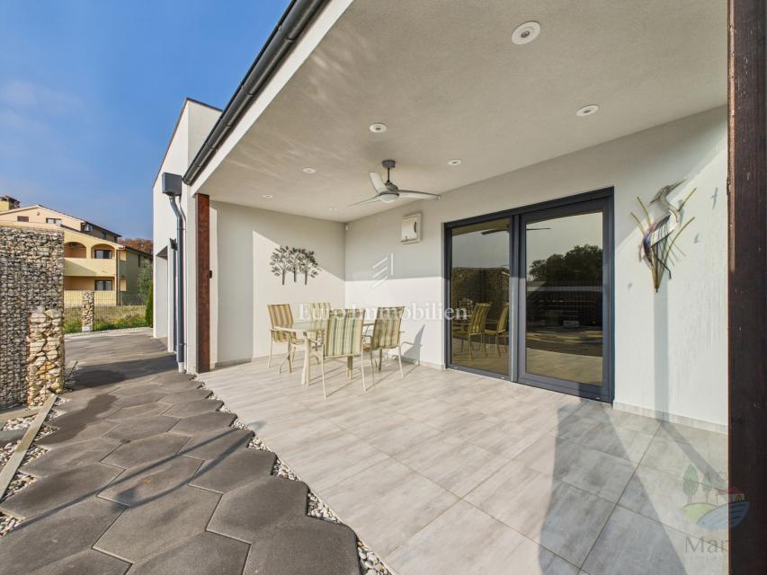 Pomer - Moderna casa con piscina riscaldata