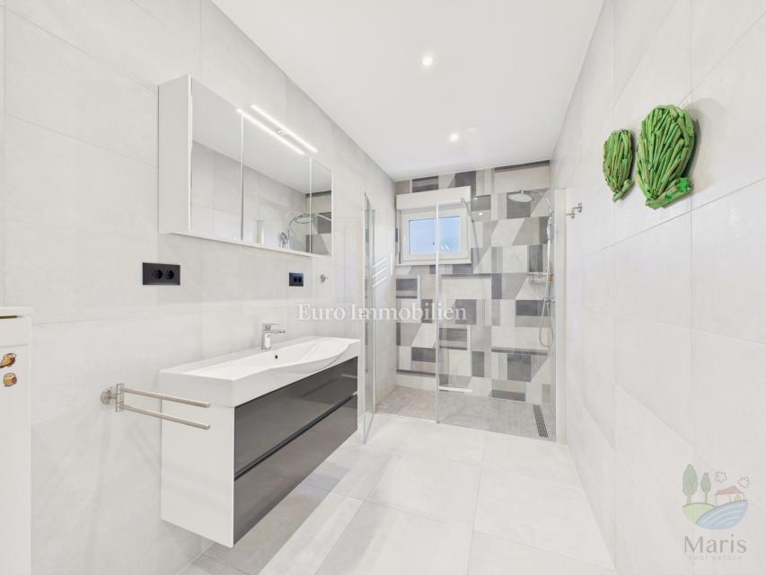 Pomer - Moderna casa con piscina riscaldata