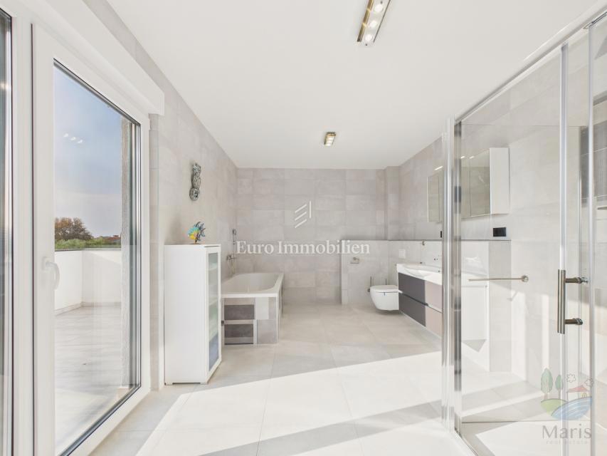 Pomer - Moderna casa con piscina riscaldata