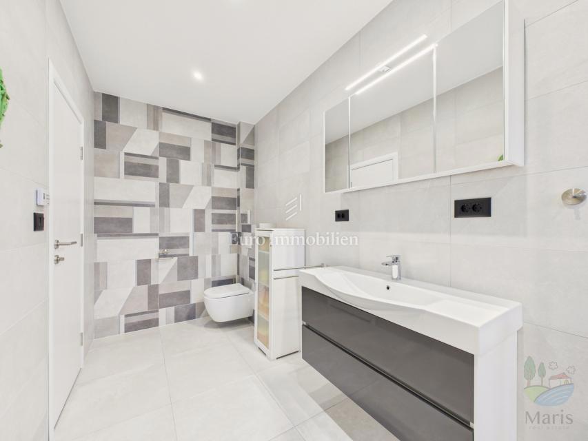 Pomer - Moderna casa con piscina riscaldata