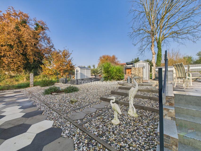 Pomer - Moderna casa con piscina riscaldata