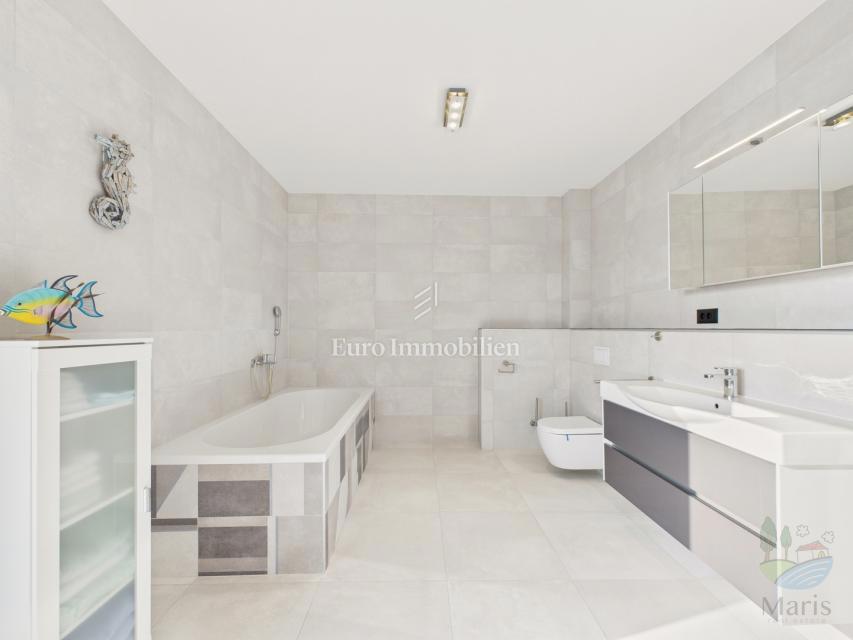 Pomer - Moderna casa con piscina riscaldata