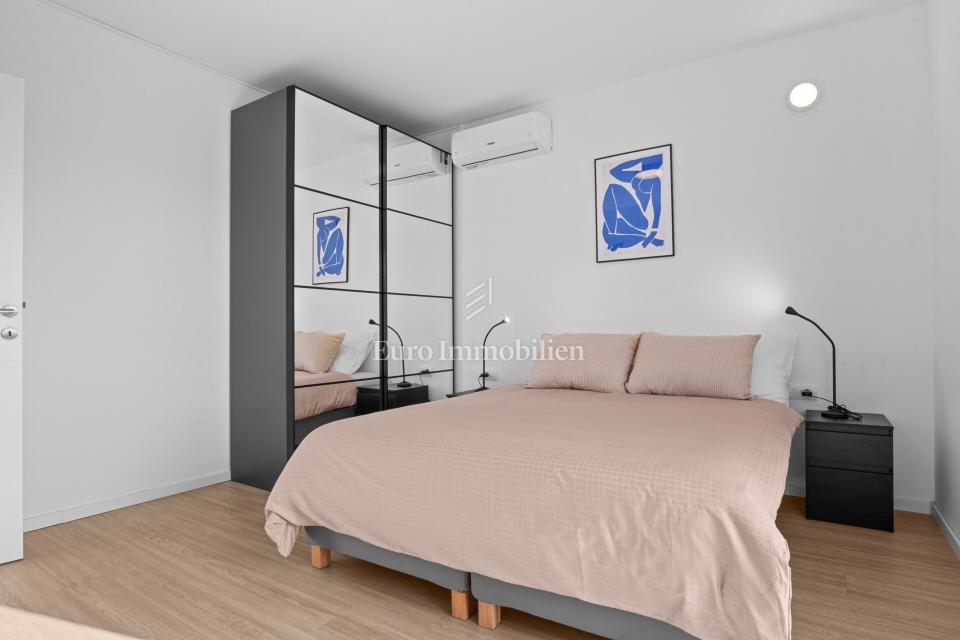 Parenzo - Casa di nuova costruzione con giardino, a 1,5 km dal mare